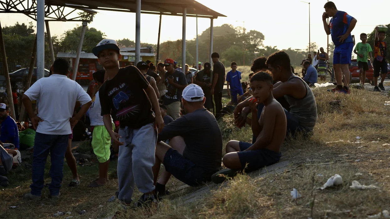 2,000 immigrants from Southern Mexico join caravan in hope of entering US despite Trump's orders