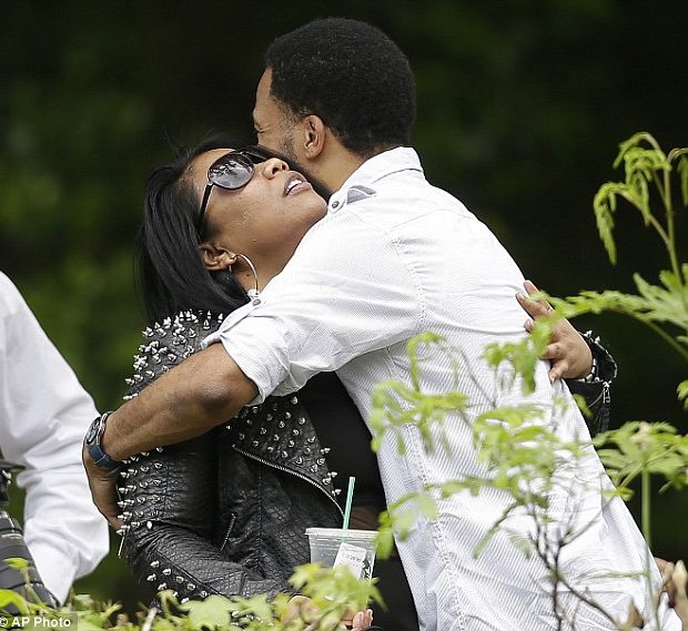 [Photos] Family & Friends Mourn Chris Kelly, Attend Rapper’s Wake in Atlanta